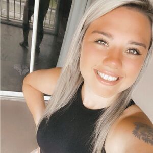 Meet your Posher, Olivia